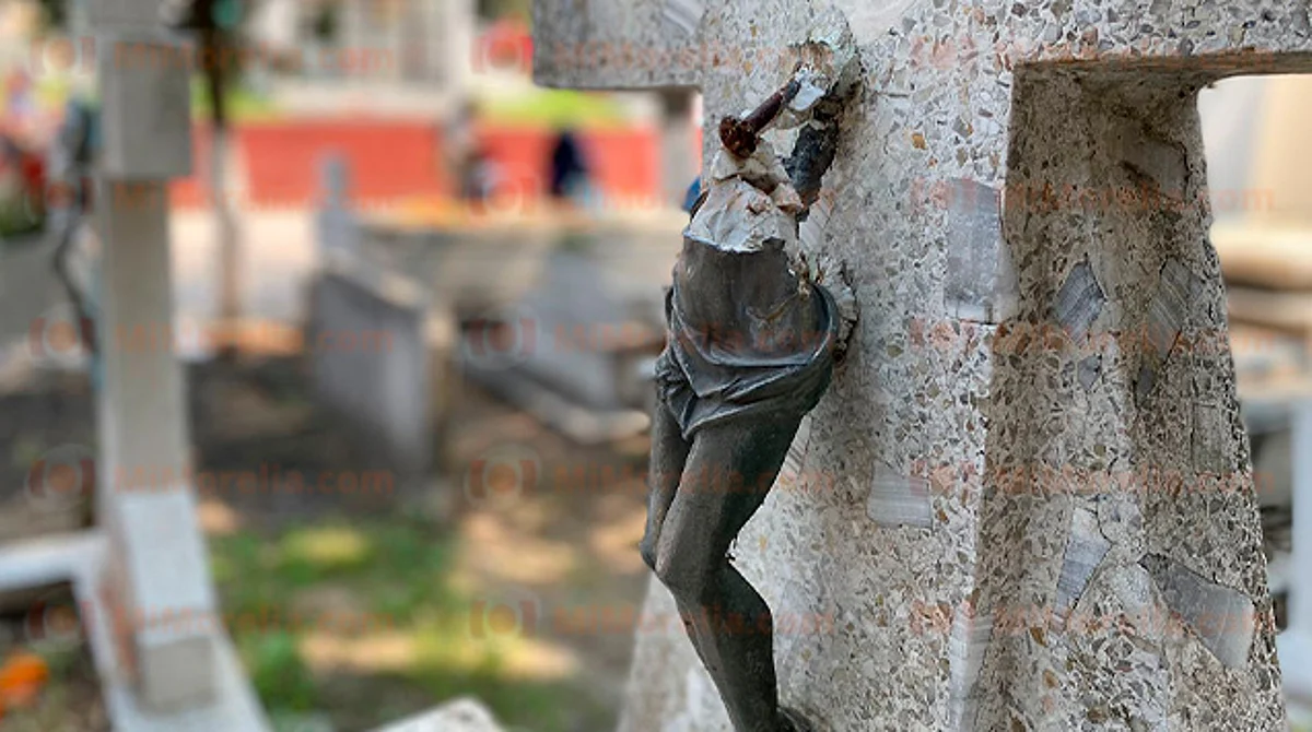 Los que fueron olvidados: en Día de Muertos no todos son visitados