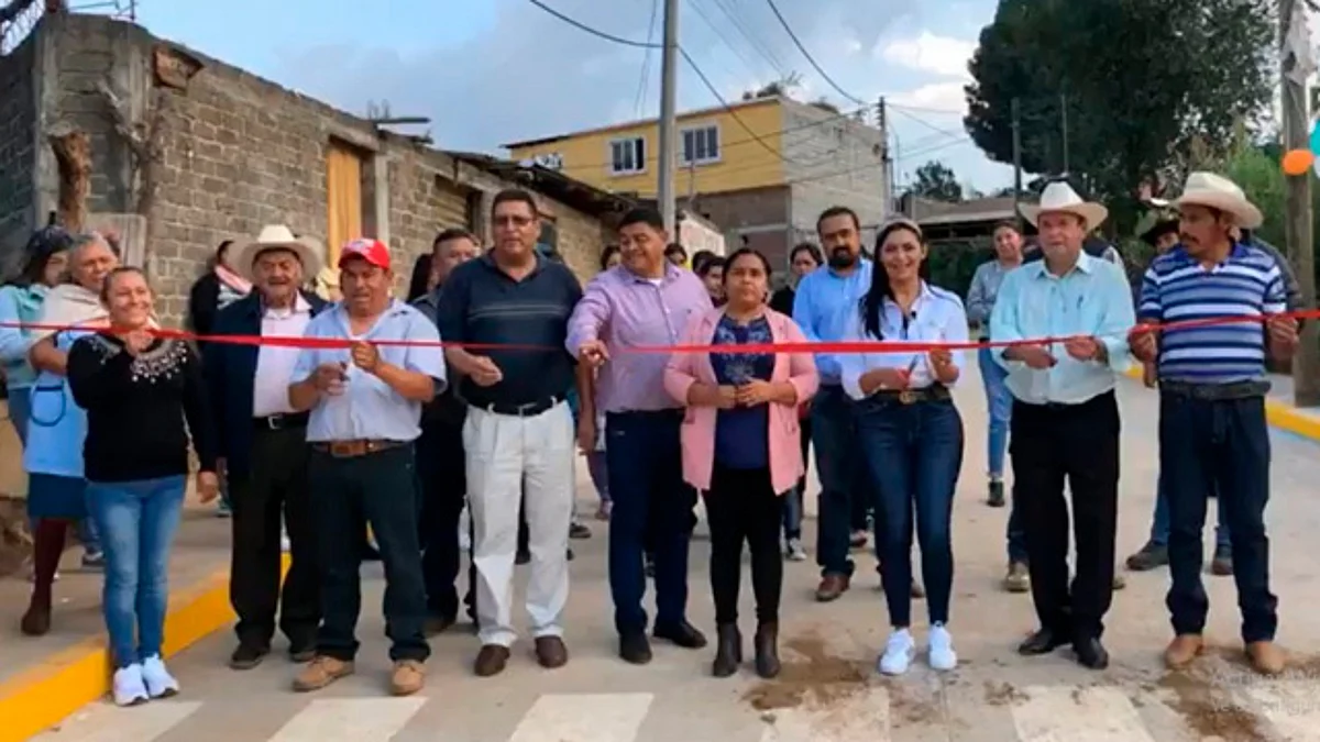 Inaugura Araceli Saucedo Reyes calle Melchor Ocampo en Opopeo