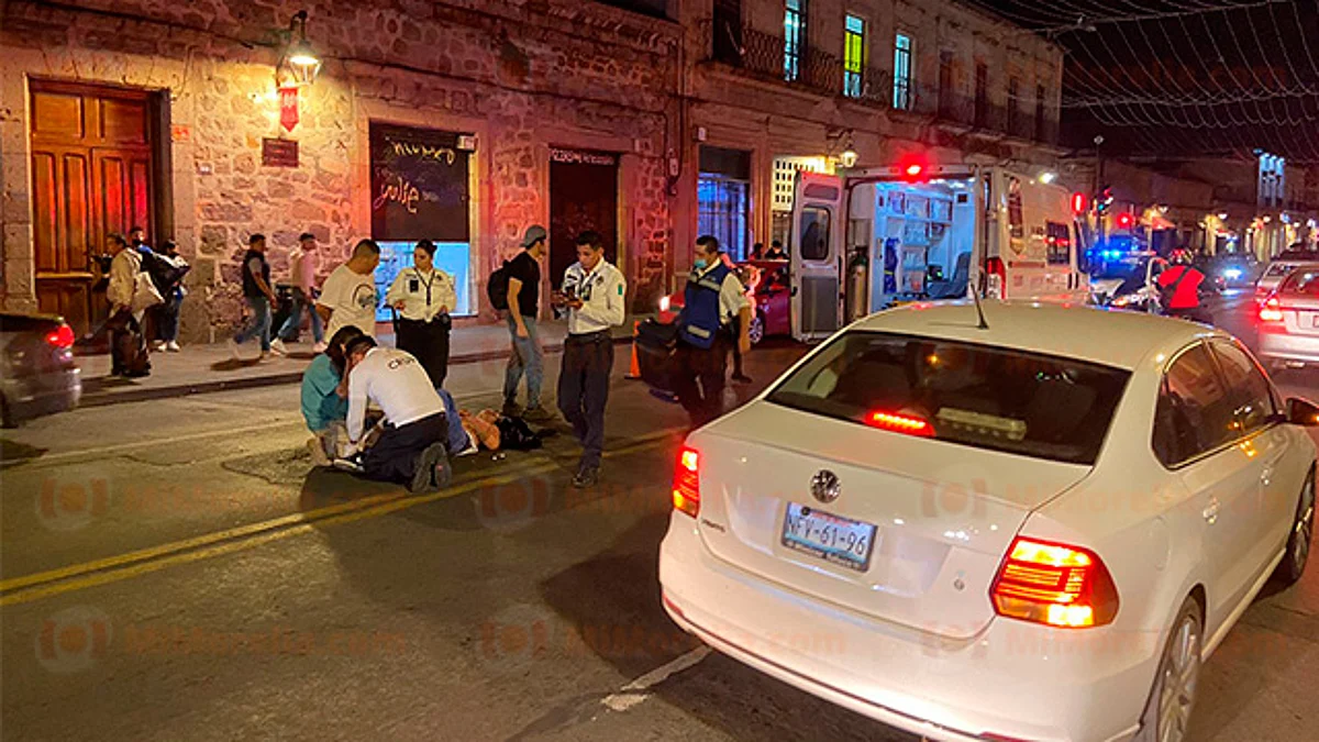 Morelia: motociclista atropella a peatón en la avenida Madero y se da a la fuga