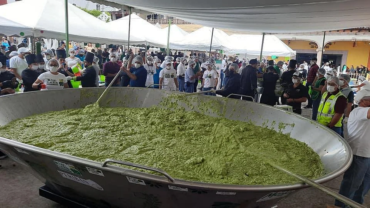 El guacamole más grande del mundo está en Michoacán; Peribán rompe récord