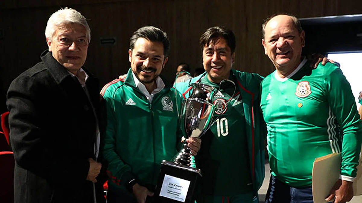 "Chucho" Ramírez señaló que en el fútbol, como en la vida, hay que tener interés, compromiso, actitud positiva y preparación para hacer realidad los sueños