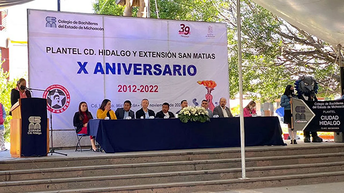 Dicha celebración se vio engalanada por música, baile y poesía que presentaron los alumnos