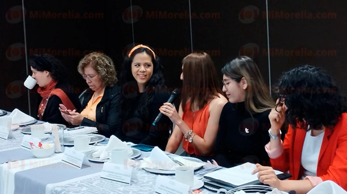 El activismo concluirá el 10 de diciembre con la clausura del Diplomado "Feminicidio" en la UNLA