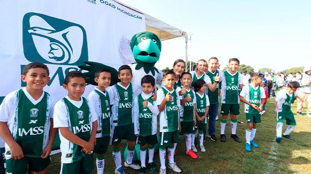 Autoridades nacionales y estatales del IMSS calificaron al deporte como factor de cohesión social y de prevención de enfermedades