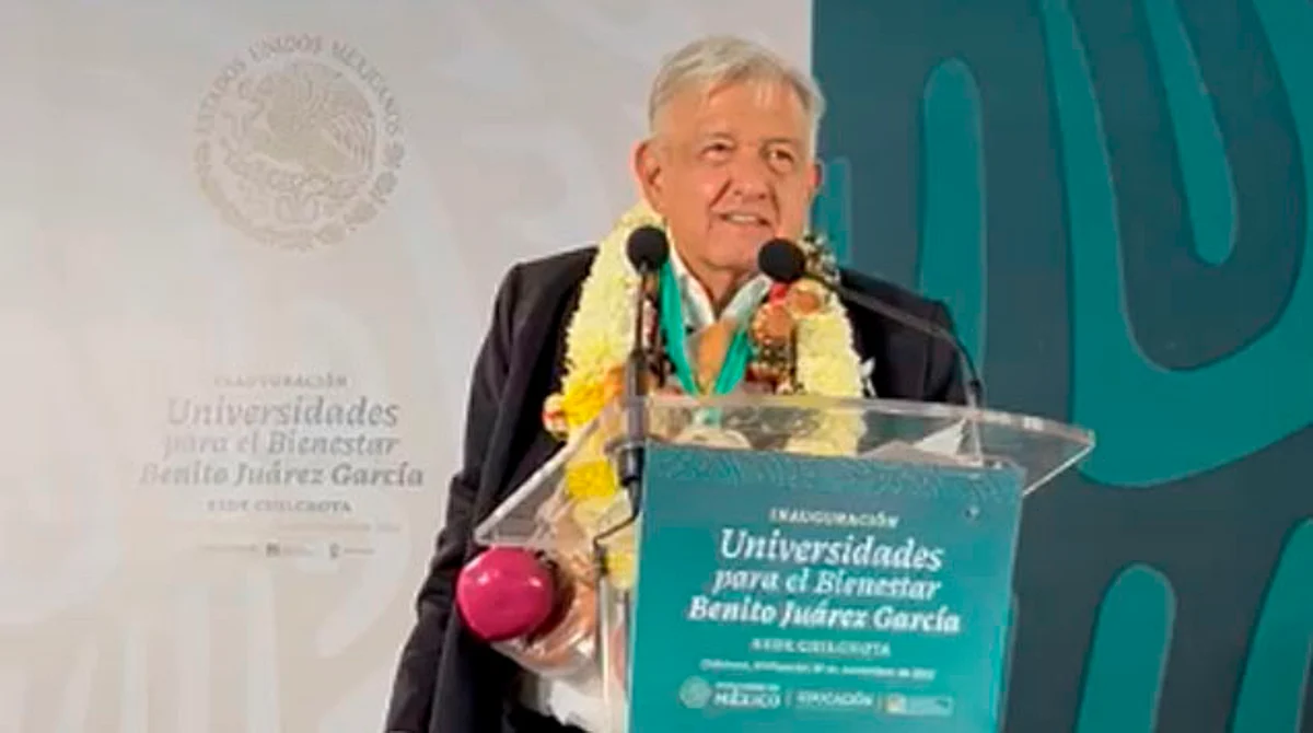 AMLO pide al magisterio y normalistas manifestarse sin violencia