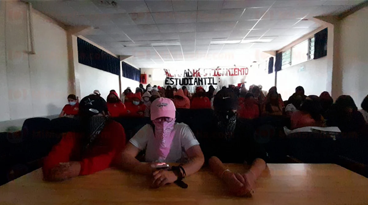 Denuncian presunto acoso en la Normal para Educadoras