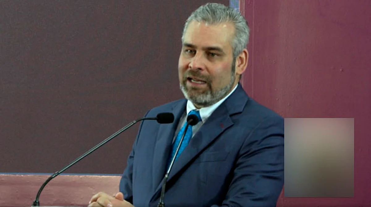 Juez determinará situación de los tres normalistas detenidos: Bedolla