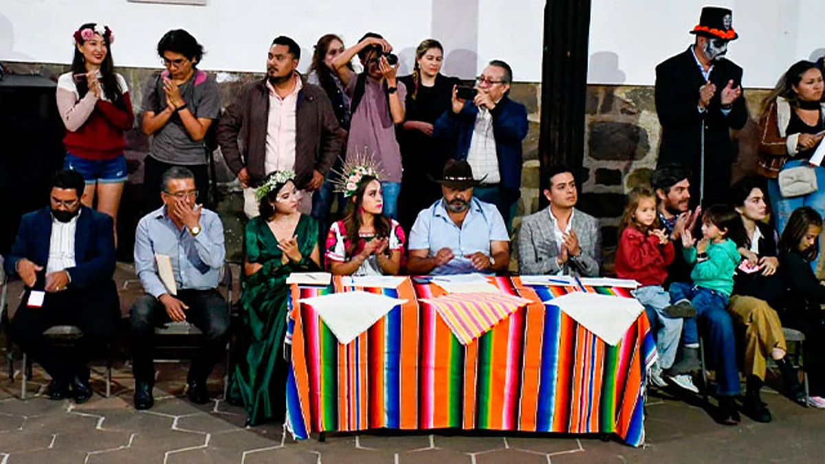 El presidente municipal, Julio Arreola Vázquez, premió a los mejores atuendos y maquillaje