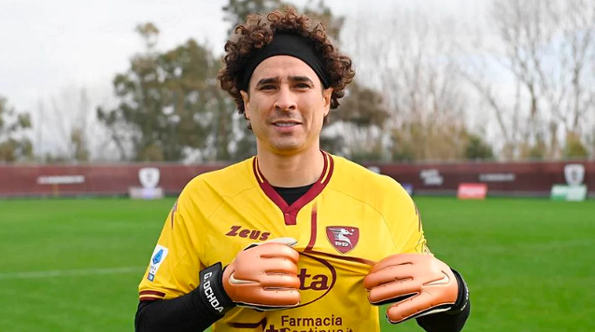 Memo Ochoa, ex portero del América, ya es del Salernitana