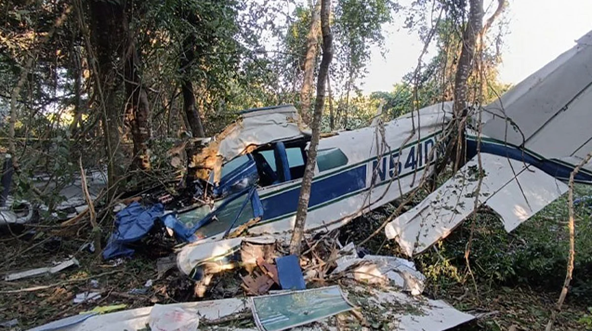 Tripulantes sobreviven a desplome de avioneta, en Jalisco