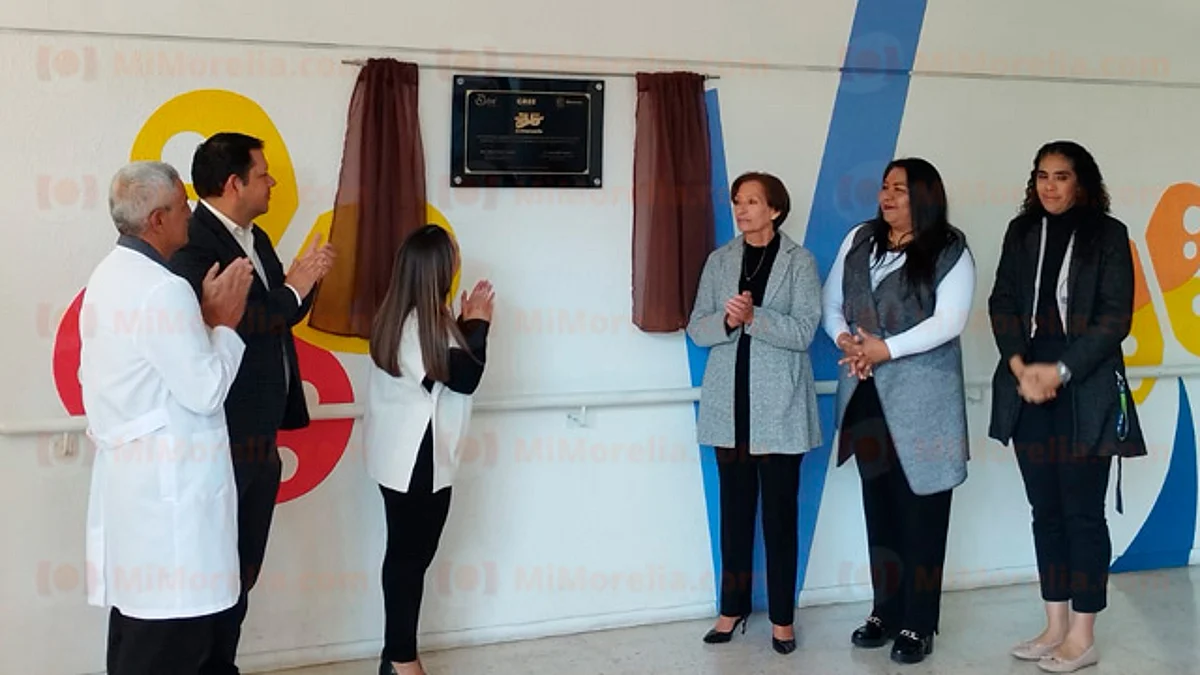 Celebran 35 aniversario del CREE con develación de placa