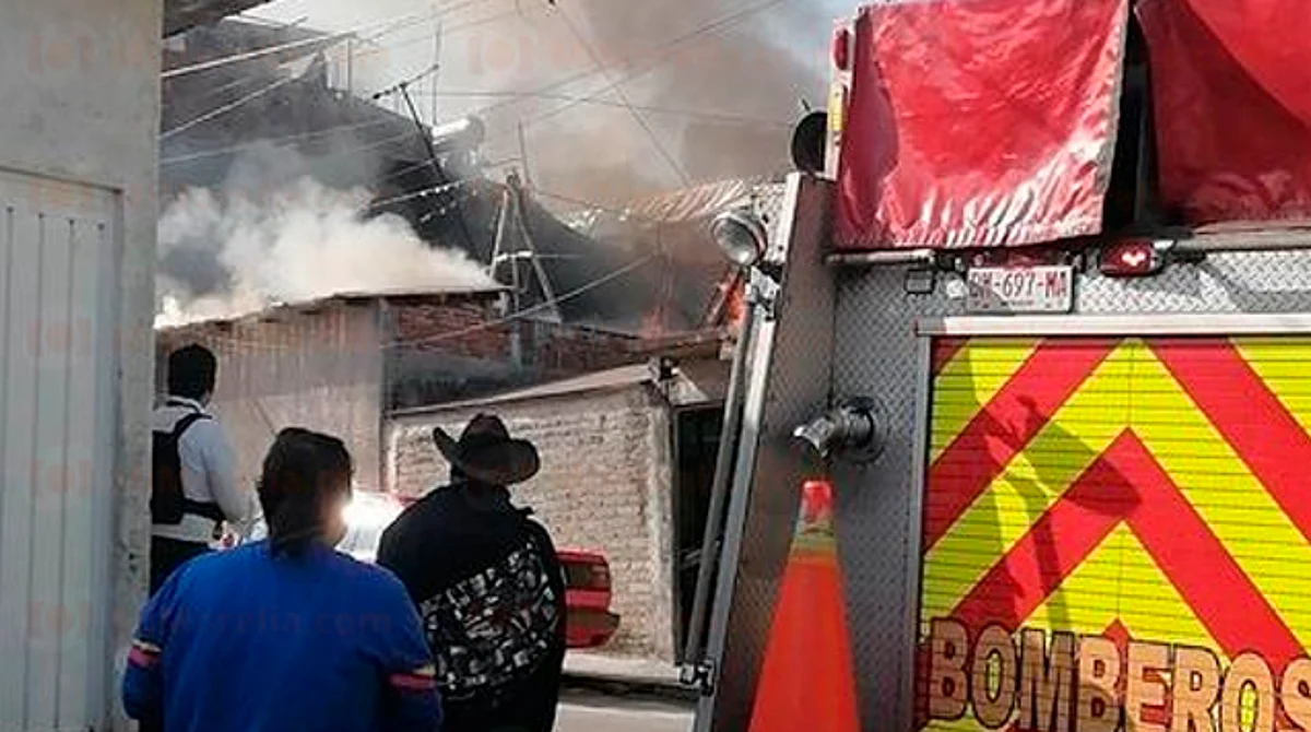Casa en Morelia se incendia este lunes por la mañana