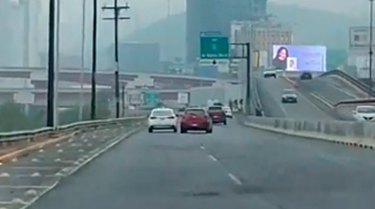 #LadyChocona impacta auto y se da a la fuga luego de persecución
