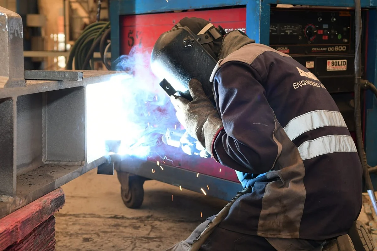 Las actividades secundarias, entre ellas la industria y la manufactura, mantienen con empleo a casi medio millón de personas en el estado