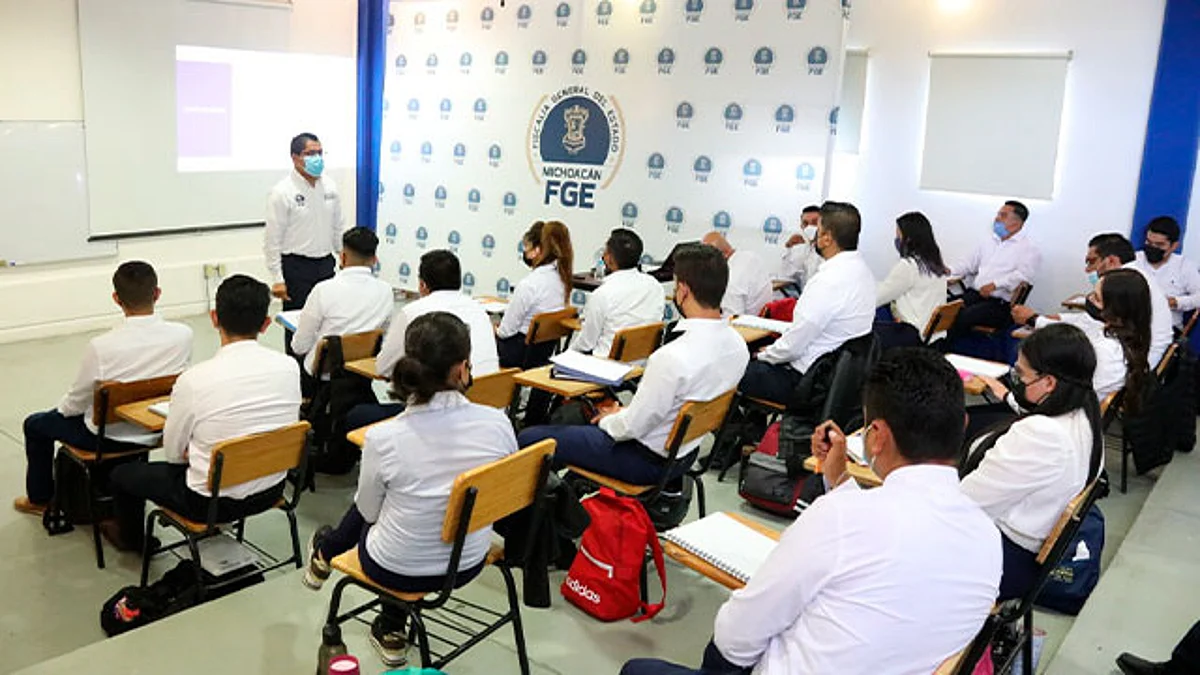Destacan cursos nacionales e internacionales así como 39 jornadas de jueves de capacitación
