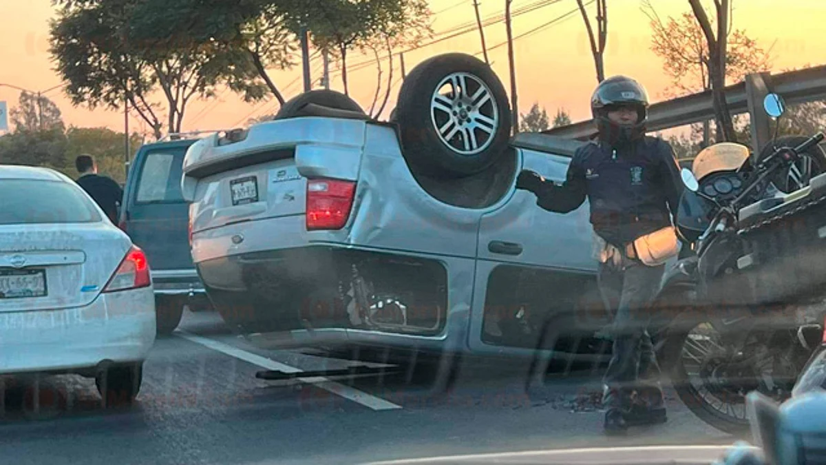 Se registran 2 volcaduras automovilísticas en diferentes puntos de Morelia