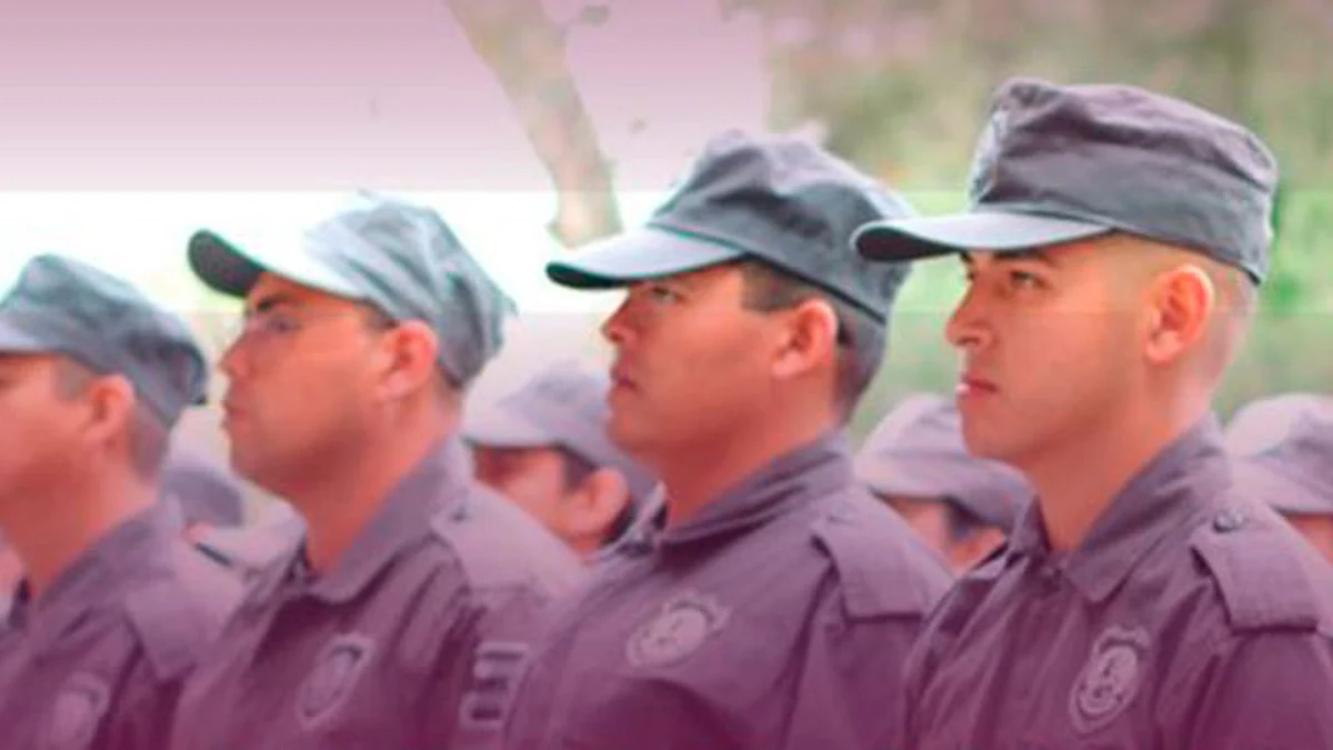 Los custodios de centros penitenciarios son oficiales altamente especializados en la vigilancia, supervisión, monitoreo y asistencia en el proceso de reinserción de personas privadas de la libertad