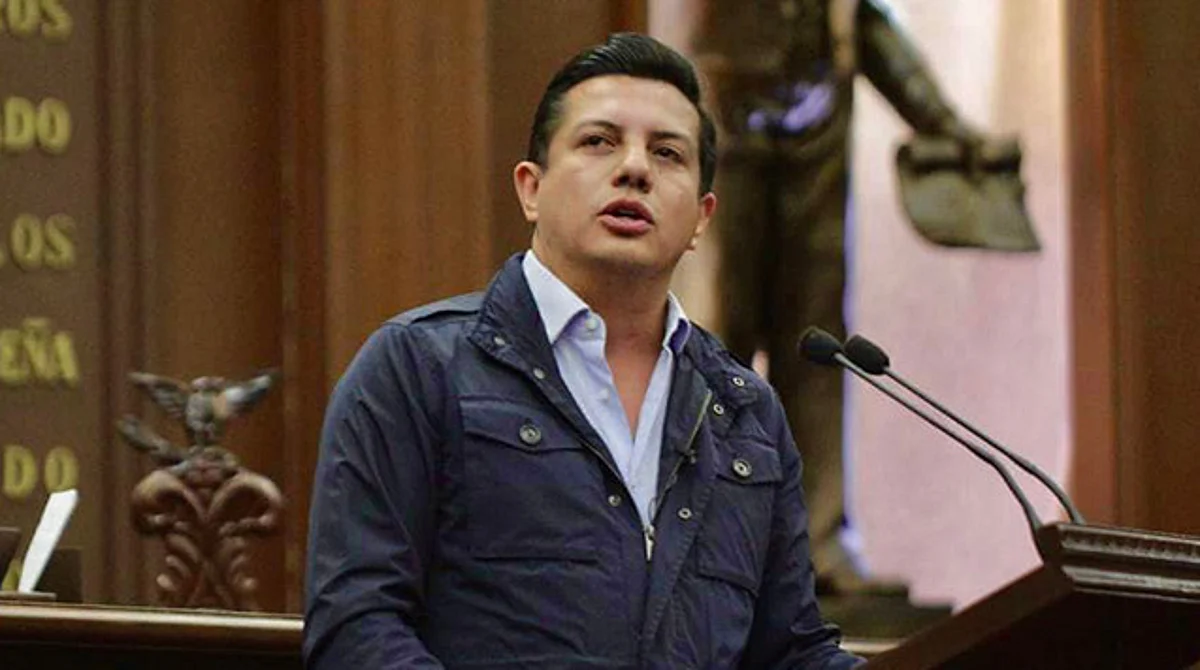 Un "show mediático", la amenaza de expulsarme del PAN, asegura Óscar Escobar