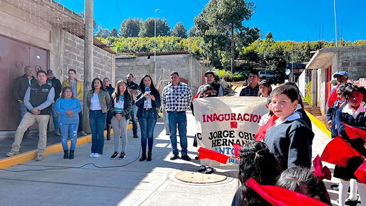 Se realizó también la entrega de despensas y cobijas para los colonos