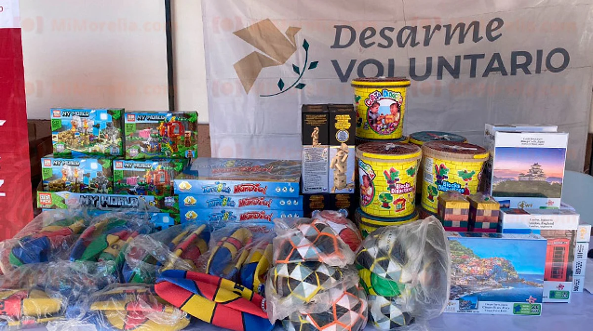 En Morelia, realizan desarme voluntario; armas a cambio de efectivo o juguetes