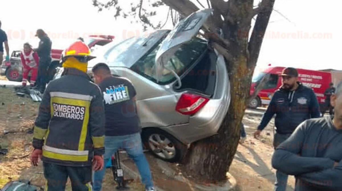 Fatal accidente cobra la vida de una pareja y un niño de 7 años en la Zacapu-Morelia