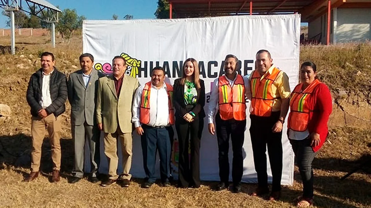 La inversión se logró gracias a la cooperación entre el ayuntamiento y padres de familia, que aportaron un 70 y 30 por ciento, respectivamente