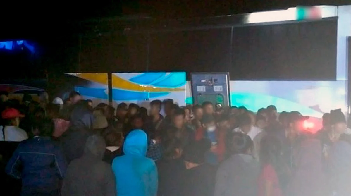 Detienen camión con 180 migrantes en Sinaloa; el conductor fue detenido