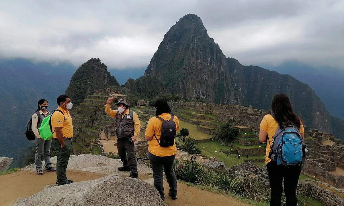 Cierran indefinidamente Machu Picchu por protestas en Perú