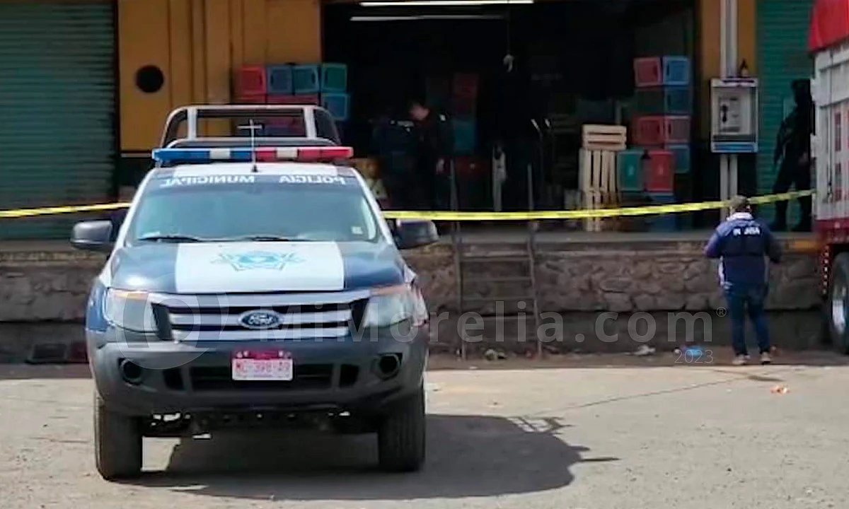 Asesinan a tiros a hombre en mercado de Zamora