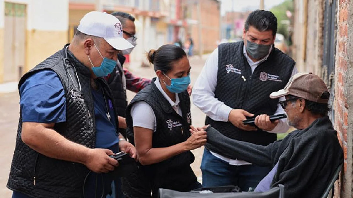 Cuentan con equipo para medir la frecuencia cardiaca, colesterol, glucosa, entre otros