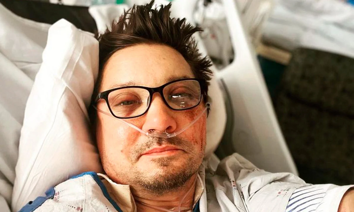Jeremy Renner revela que se rompió más de 30 huesos en su accidente
