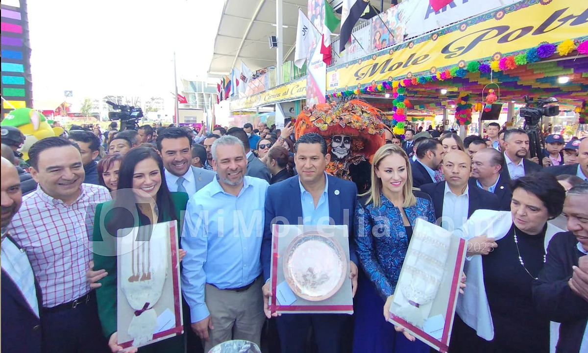 El gobernador invitó a los asistentes a conocer la cultura y gastronomía de la entidad
