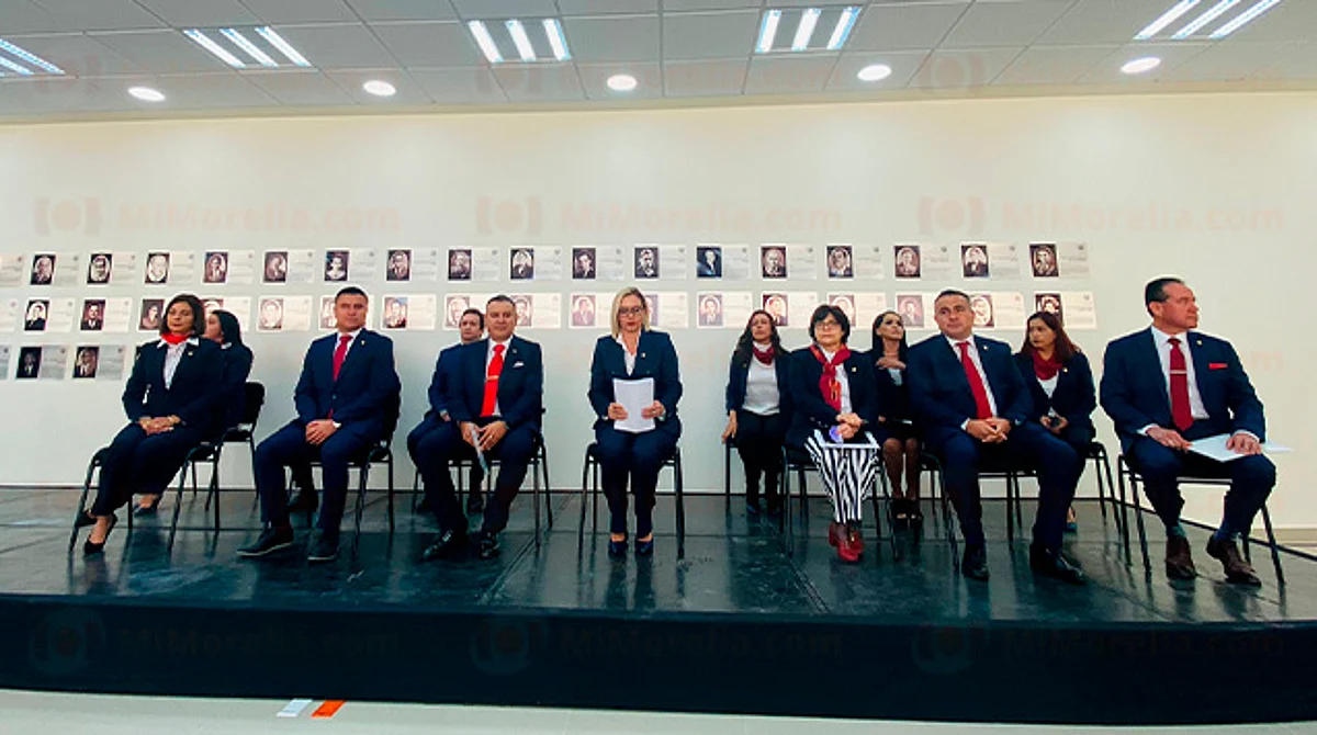 Presenta Yarabí Ávila su gabinete de Rectoría de la UMSNH