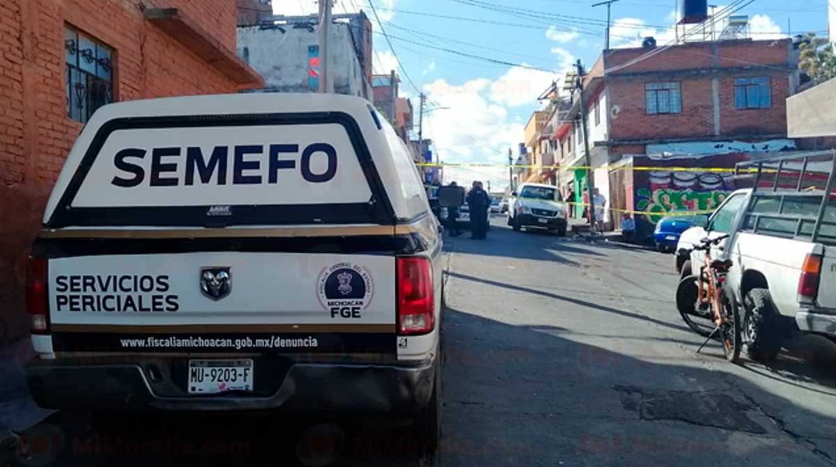 Vecinos encuentran muerto a peatón en vía pública de Morelia