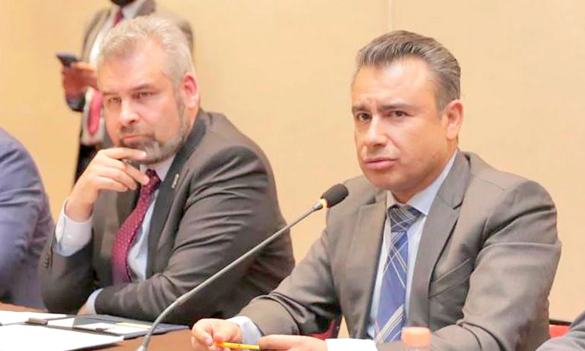 Acierto de Bedolla actualizar padrón de concesionarios de transporte: Fidel Calderón