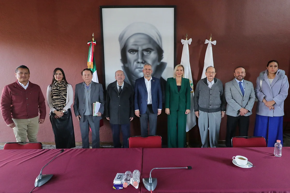 Felicita Bedolla a Yarabí Ávila, nueva rectora de la UMSNH