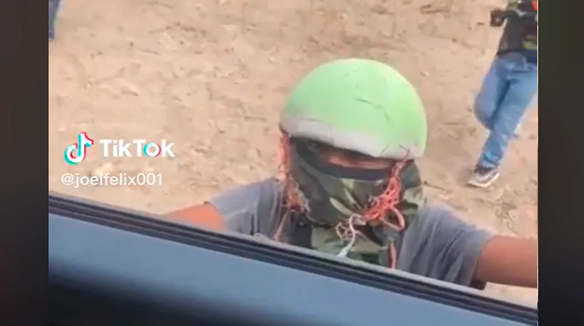 Viral: niños juegan a retén con armas de juguete en México "pásele viejón"