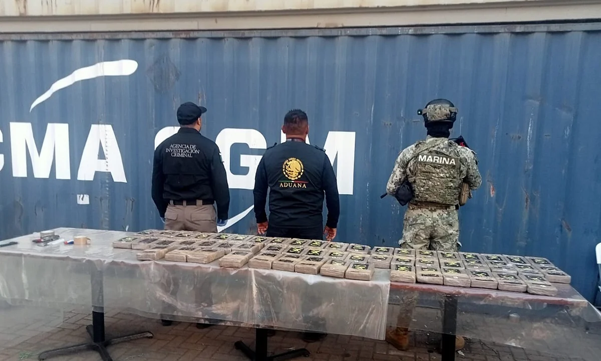 Armada de México asegura 516 kilos de cocaína en Puerto de LC, Michoacán