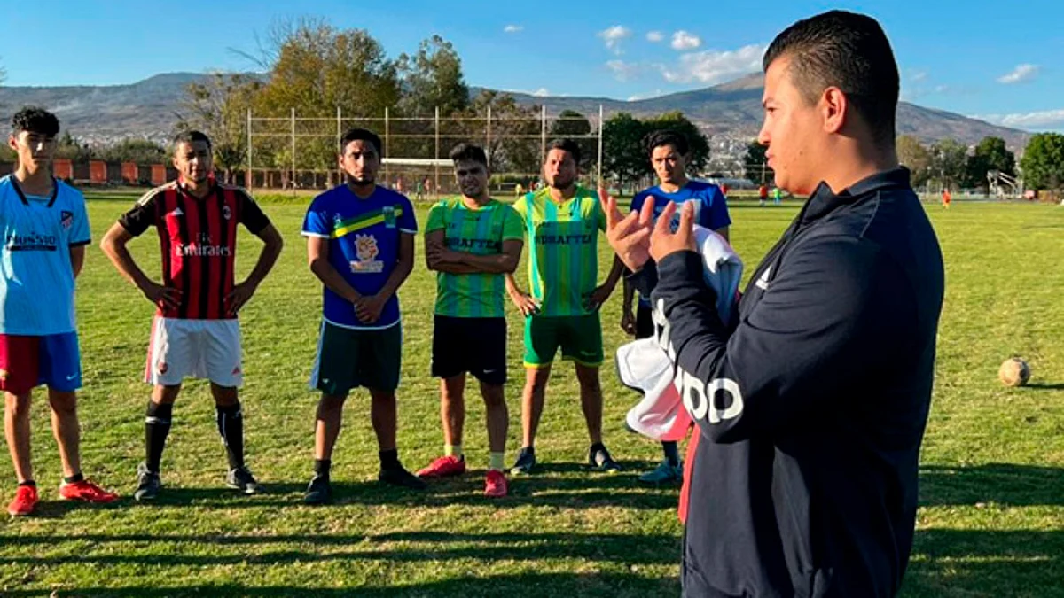 Deporte fundamental para el desarrollo de una sociedad sana: Víctor Zurita