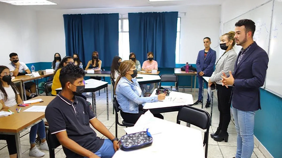La institución cuenta con tres modalidades para que puedas seguir estudiando y trabajando al mismo tiempo