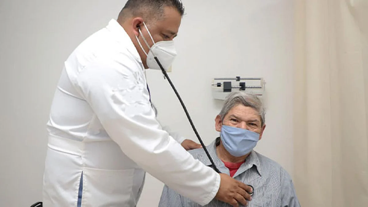 Los servicios médicos a los adultos mayores son completamente gratuitos y están disponibles en todos los centros de salud y hospitales de la SSM