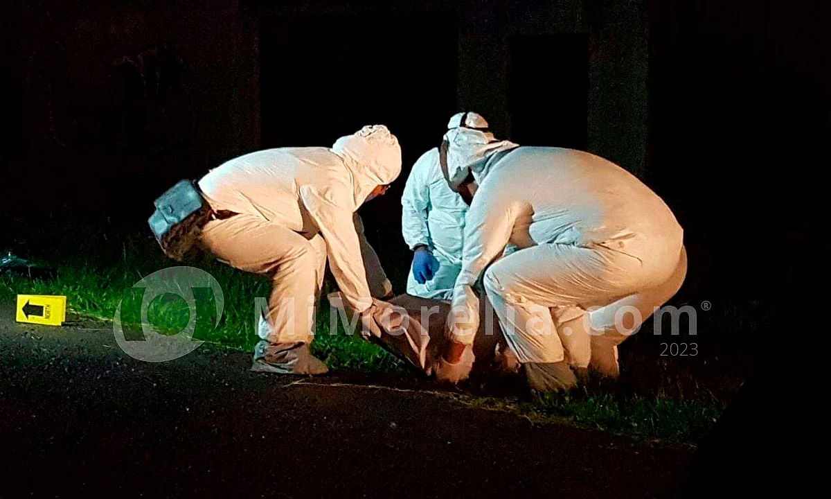 Michoacán: Hallan cuerpo en cuneta de la México-Guadalajara; tenía huellas de violencia
