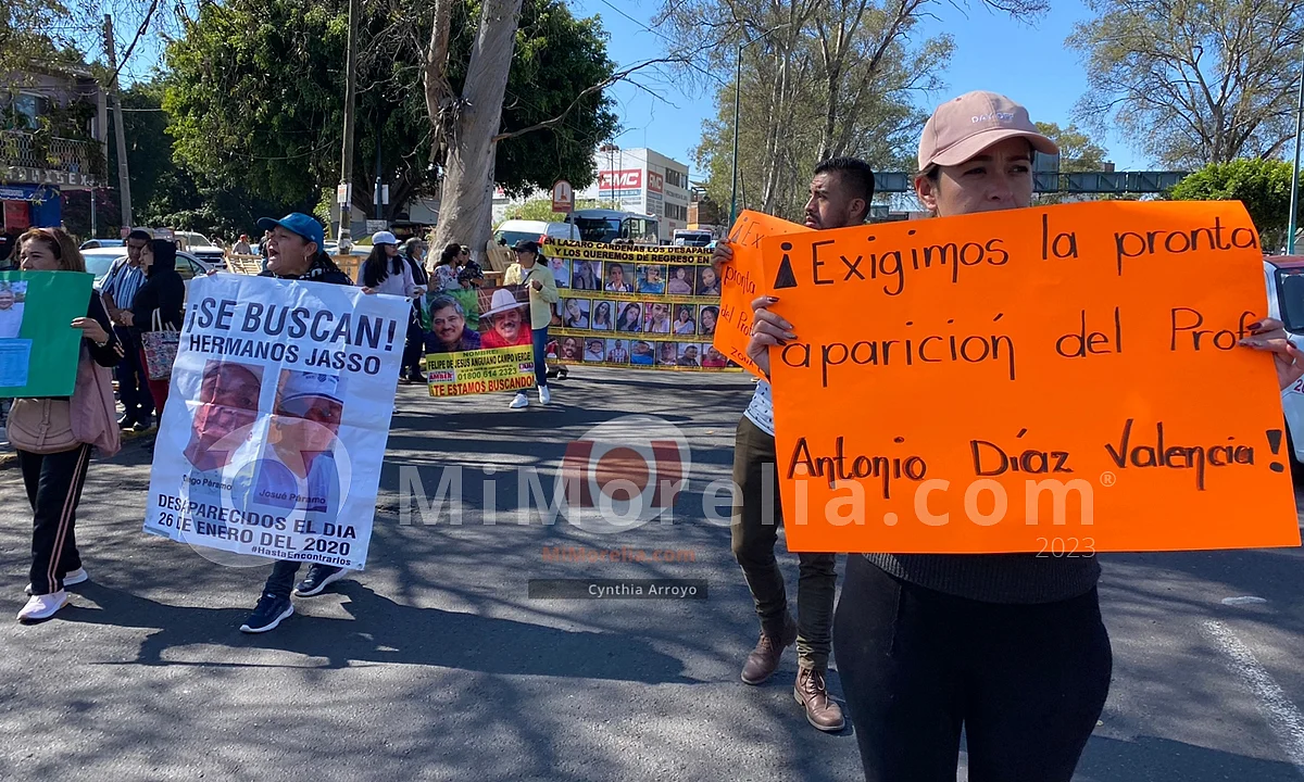 "Vivos se los llevaron, vivos los queremos"; familias de desaparecidos marchan en Morelia