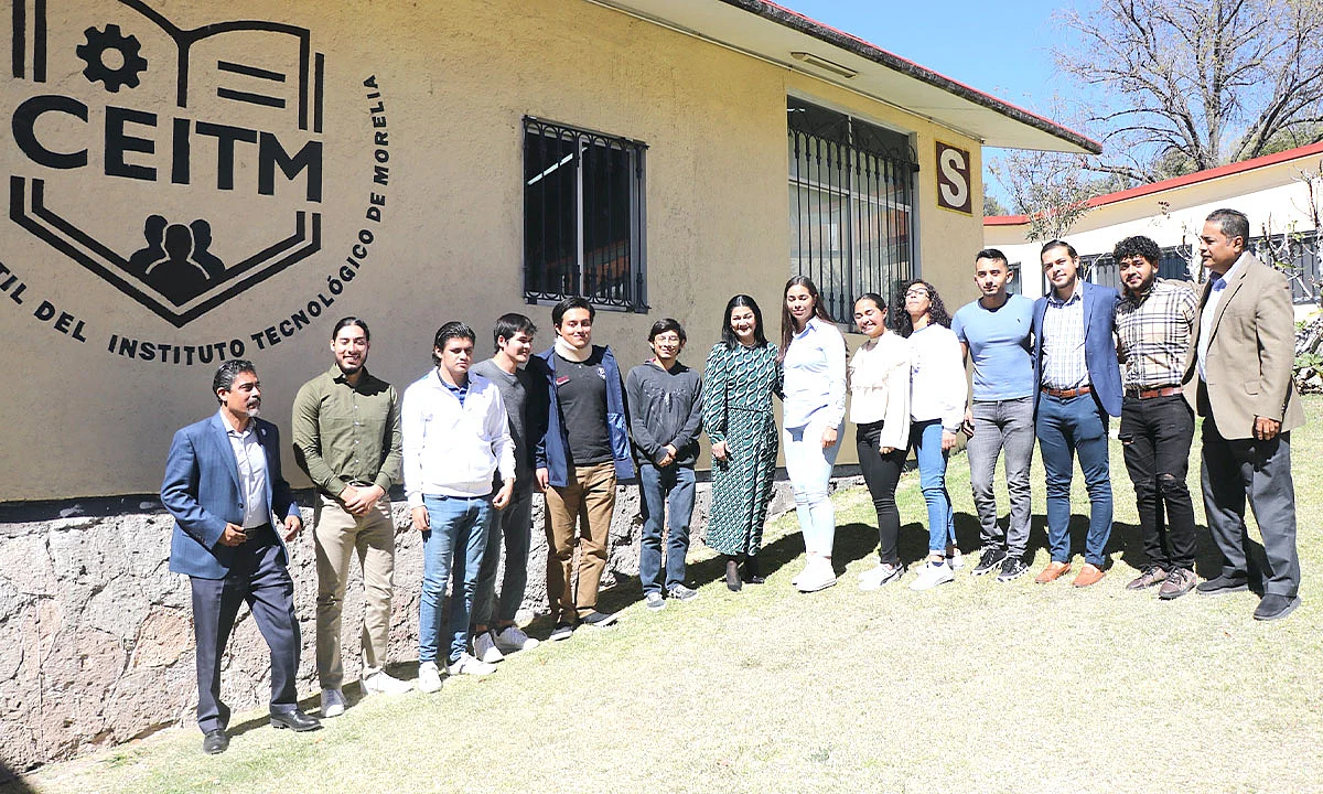 El compromiso es trabajar y seguir impulsando la formación de futuros egresados que desarrollen sus habilidades y apliquen los conocimientos adquiridos en las aulas para transformar vidas y su entorno social