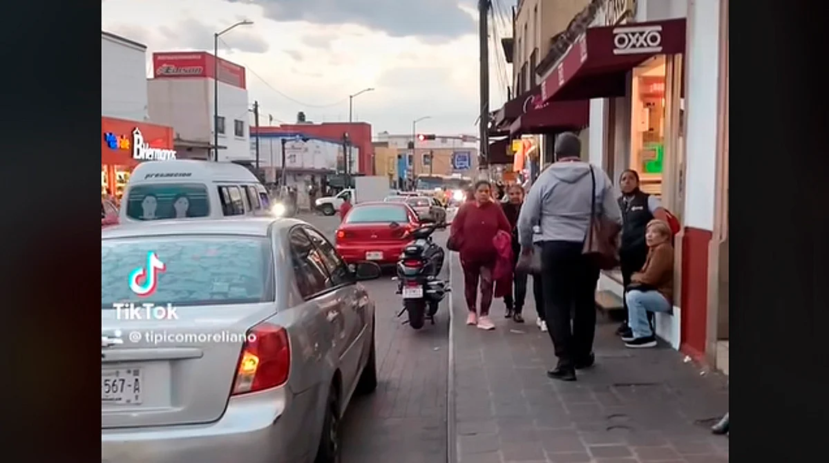 Sorprende a moreliano publicidad de negocio en la ciudad; "ni Europa"