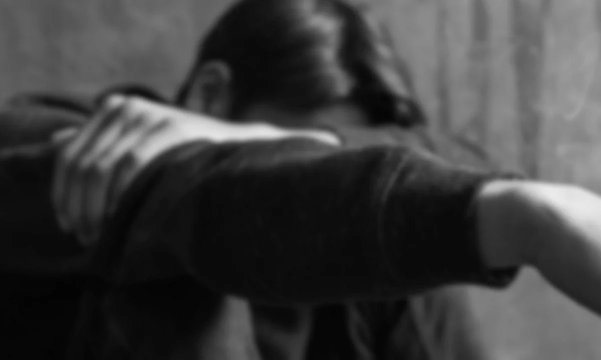 Detienen a señalado de violar a su hijastro de 15 años, en Michoacán