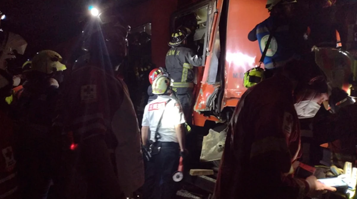 AMLO lamenta trágico choque de trenes de la CDMX; envía condolencias