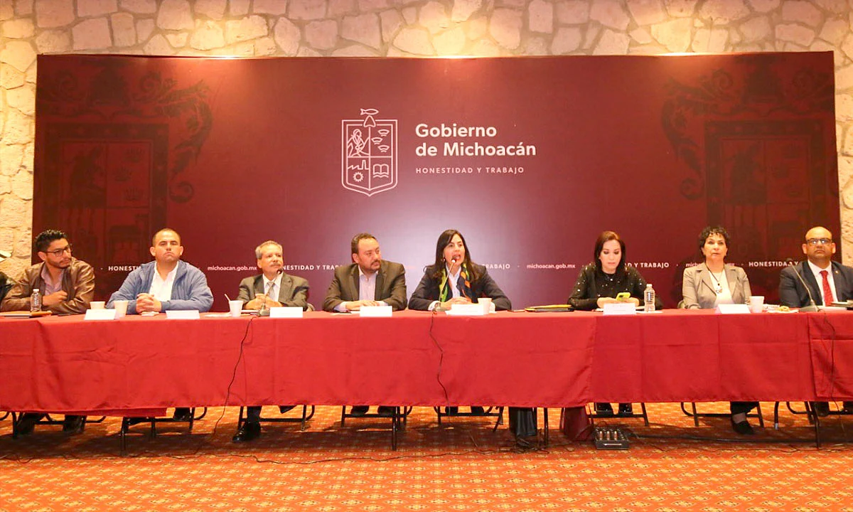 SEE y autoridades municipales se reúnen en favor de la educación en Michoacán