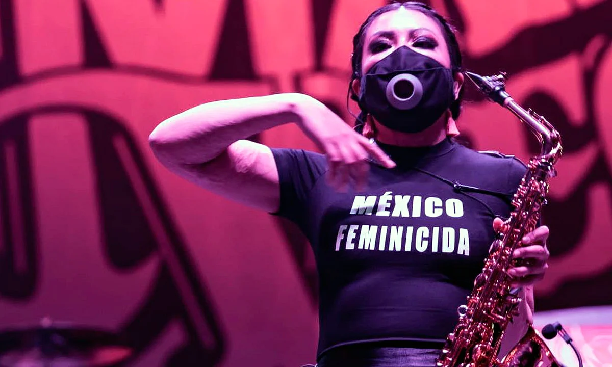 Liberan al presunto agresor de la saxofonista María Elena Ríos