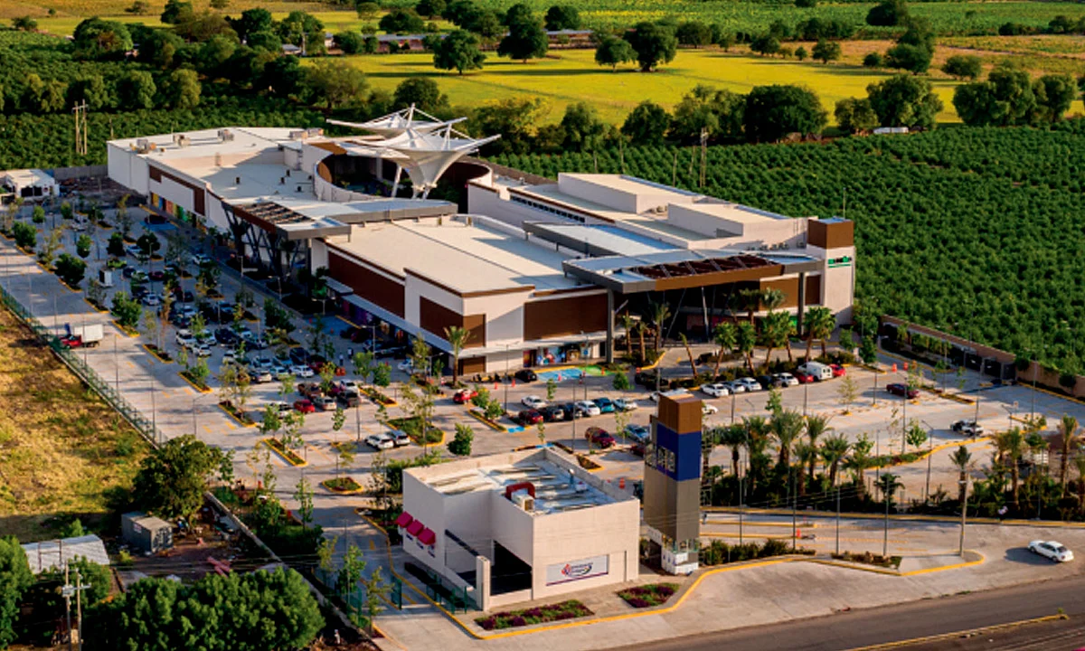 Revista Adhoc destaca desarrollo de Paseo Akia en Apatzingán